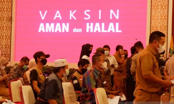 Vaksinasi masyarakat umum di Tanjungpinang, Kepulauan Riau
