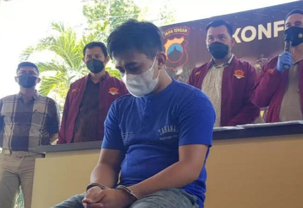 Seorang pria ditangkap Polrestabes Semarang setelah menipu 10 janda di ibu kota Jawa Tengah itu
